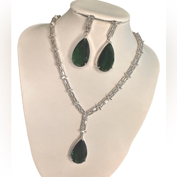 Fashion Y2K Green Crystal and Diamonds Necklace Set, for Partywear Formal Dress - Picture 2 of 6